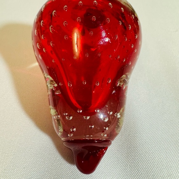 Vintage Lefton Red Pear Glass Paperweight Controlled Bubbles With Sticker - Picture 3 of 7